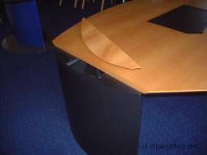 circon executive classic - Chefschreibtisch - Komfortable versteckte Verkabelung vom Boden bis auf die Schreibtischplatte