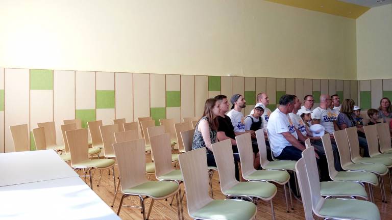 Raumakustische Maßnahme für den Festsaal der Jugendhilfe Waldhaus in Malsch