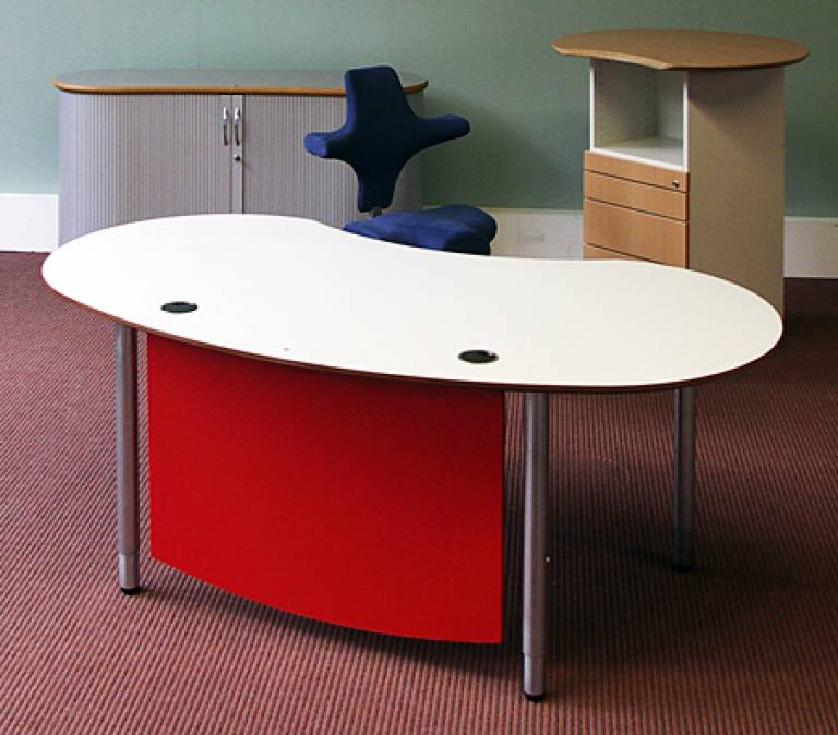 Schreibtische infinity design estyle Schreibtische mit Sichtschutz