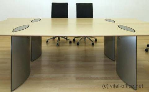 circon executive basic - executive desk - Comfortable hidden cabling from floor to desk top.