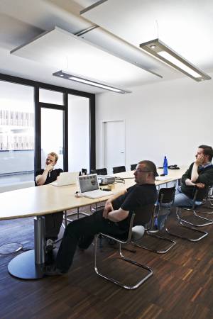 Artundweise Newport, Bremen - Neue kreative Arbeitswelt mit umweltfreundlichen Bambus Schreibtischen, Feng Shui, True Light und Akustik